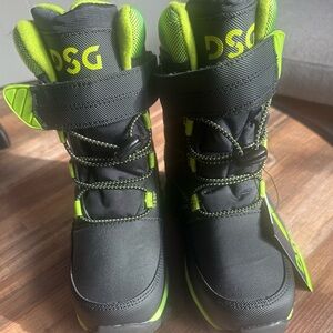 New DSG Kids Black and Neon Green Boots